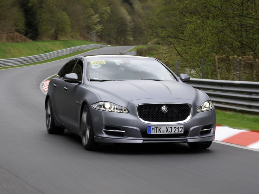  Jaguar XJ SuperSport Nurburgring Taxi 2012 года  (фото 8 из 51)